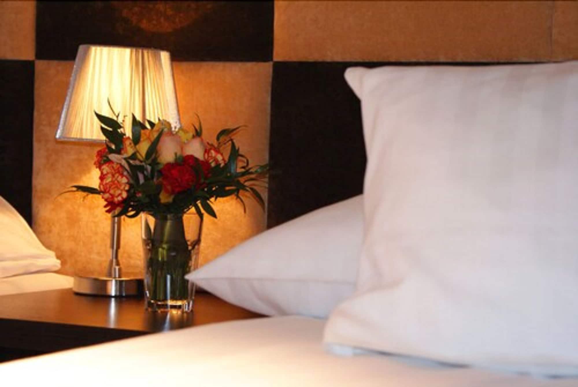 Boutique Hotel'S I Milionowa Lodź Bagian luar foto