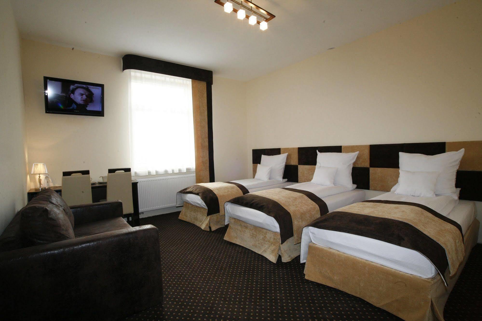Boutique Hotel'S I Milionowa Lodź Bagian luar foto